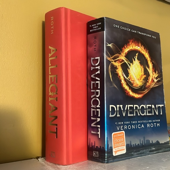 Divergent and Allegiant Books - Picture 3 of 3